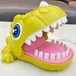 Plastic Finger Bites Toy Dinosaur Dog Hippo Shaped Biting Finger Game, Adults Kids Funny Finger Games Desktop Interactive Trick Toy For Home Party (Green) -Folkmanis Toys Shop 411kD8vmbDL. AC