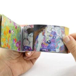 Flipboku - Gustav Klimt's Masterpieces Flipbook - Interactive Animation Toy - With 6 Animated Paintings And AR Feature - Optical Illusions Game - Educational Art Flipbook - For Kids And Adults -Folkmanis Toys Shop 41miKgFd5EL
