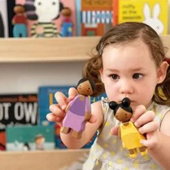 Tender Leaf Toys - Sunny Doll Family - Set Of 4 Dolls For Miniature Games And Doll House Play For Age 3+