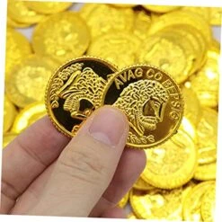 TOYANDONA Pirate Treasure Pirate Accessories 200pcs Pirate Gold Coin Vintage Toys Kids Party Props Treasure Box Accessories Child Treasure Plastic Pirate Pirate Toys Play -Folkmanis Toys Shop 515oUm4zrrL