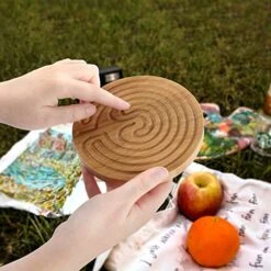 BambooMN Finger Labyrinth For Meditation And Prayer - 6" Diameter - Cretan Style - 1 Piece -Folkmanis Toys Shop 51EKT4srMWL