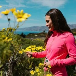 FreeTalker Walkie Talkie For Kids Toy Yard Game Camping, Relax At Park, No More Shouting, Flashlight, Gift 3 To 12, Play W/Neighbors 3 Miles Range Outdoor Open Space, Boy Girl 2Pack. (Balck) -Folkmanis Toys Shop 51KiBmOnv3L