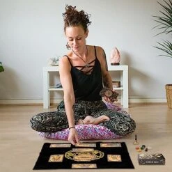 OceanWings Classic Tarot Cards Deck Set With Guidebook,Gold Foil Waterproof Tarot Cards Fortune Telling Toy With Crystal-Pendulum-for Beginners&Expert Readers -Folkmanis Toys Shop 51X9pbTw1yL