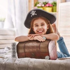 Metal Pirate Coins - 35 Large Silver Treasure Coin Set, Metal Replica Spanish Doubloons For Board Games, Tokens, Toys, Cosplay - Realistic Money Imitation, Pirate Treasure Chest - Diameter: 1.06" -Folkmanis Toys Shop 51vH1gBOtRL